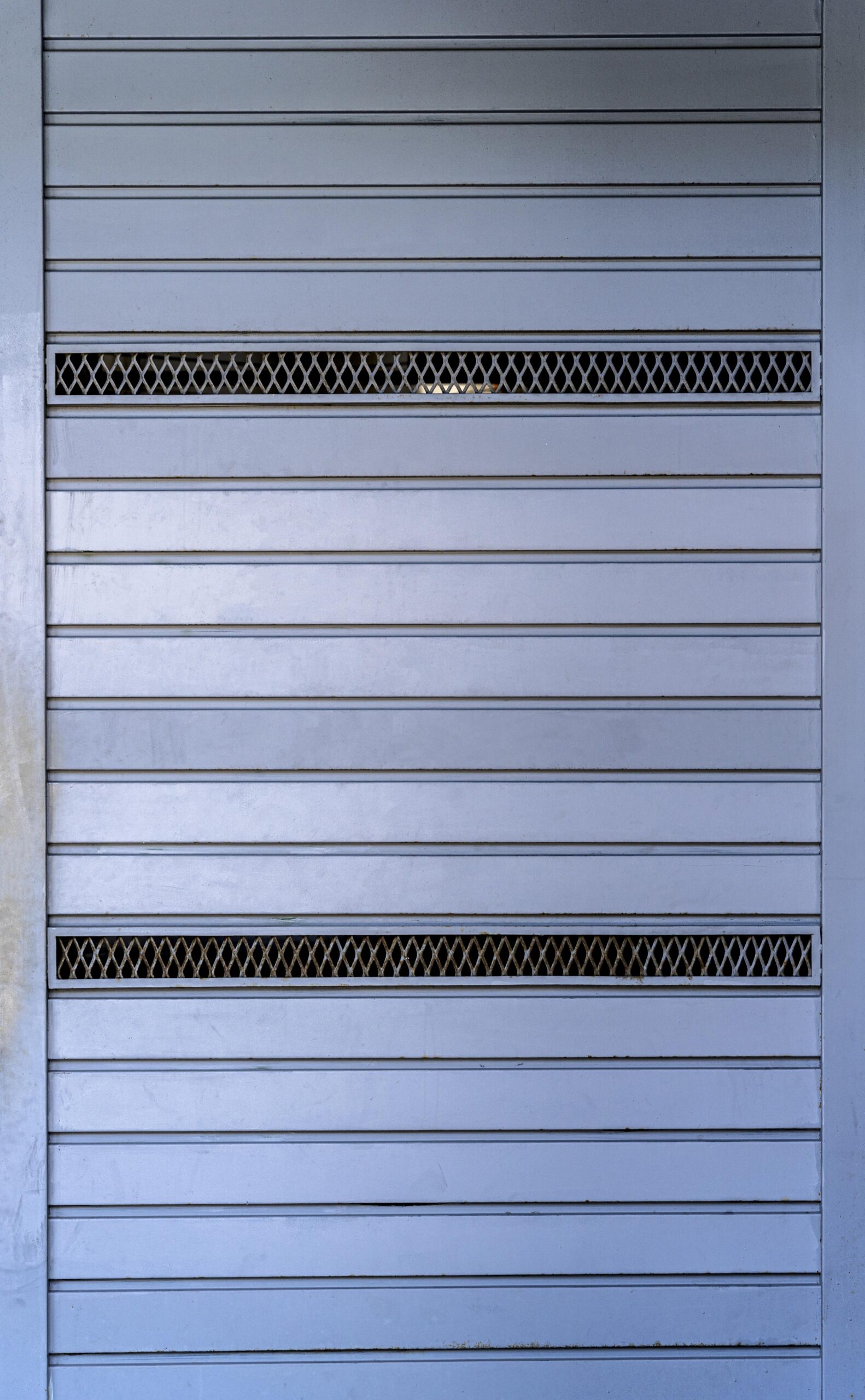 Puerta levadiza metal